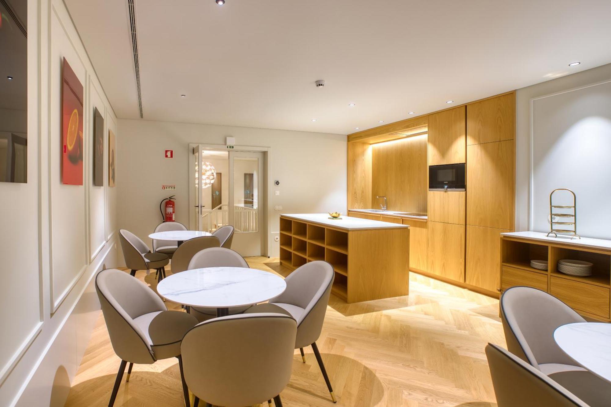 Palatial Suites Брага Екстериор снимка